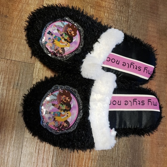 My Style Rocks Slippers - Picture 2 of 3